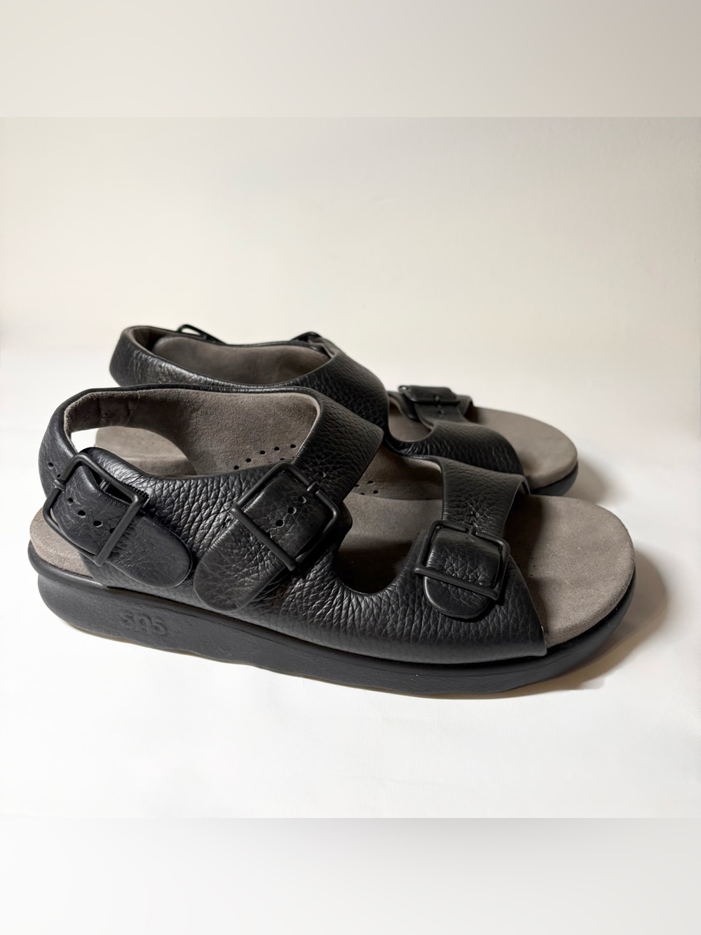 SAS Relaxed Black Leather Heel Strap Sandal Women’s Size 7W